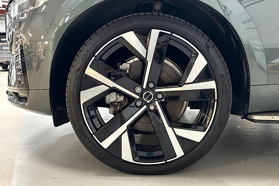Volvo XC60 11 of 30