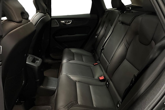 Volvo XC60 14 of 30