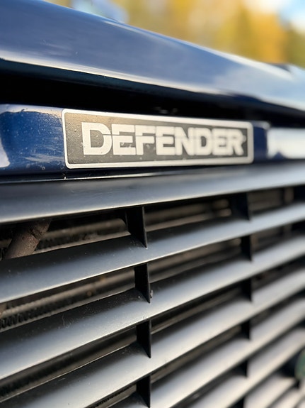 Land Rover Defender 90 8 of 21