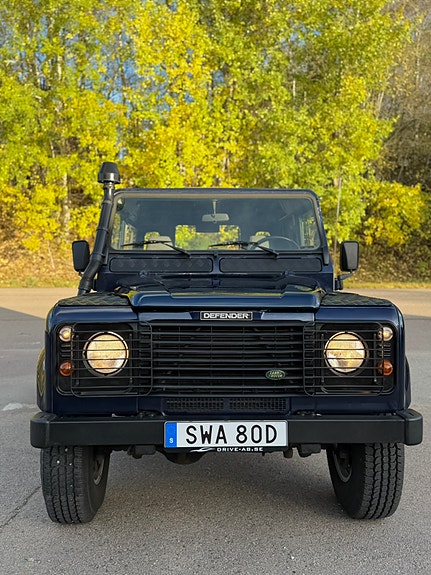 Land Rover Defender 90 5 of 21