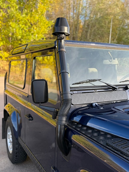 Land Rover Defender 90 7 of 21