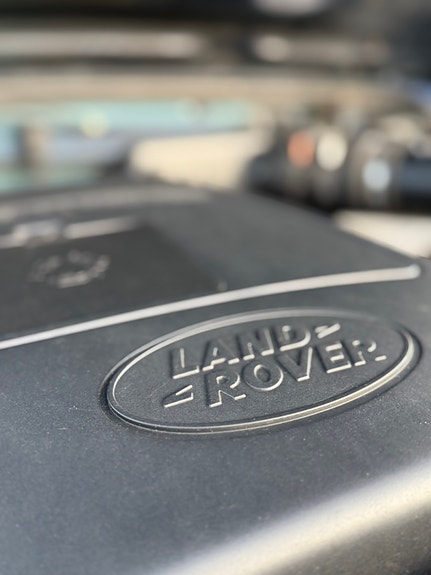 Land Rover Defender 90 13 of 21