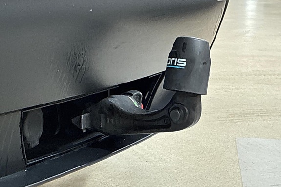 Tesla Model Y 27 of 27