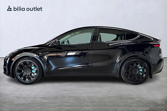 Tesla Model Y 9 of 27