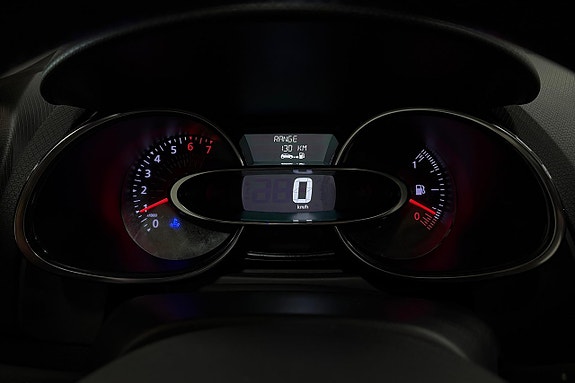 Renault Clio 17 of 24