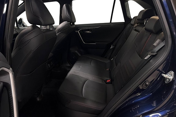Toyota RAV4 14 of 30