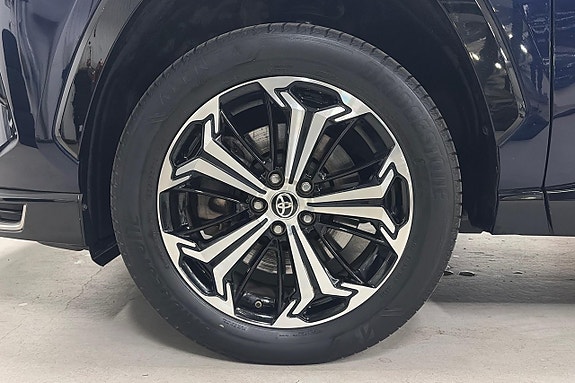 Toyota RAV4 11 of 30