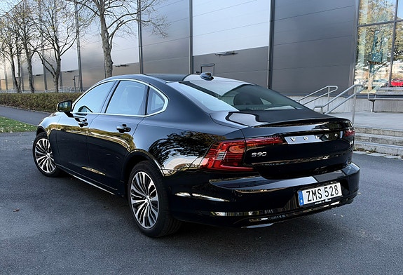 Volvo S90 2 of 11