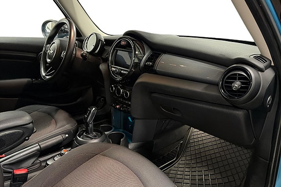 MINI Cooper 15 of 23