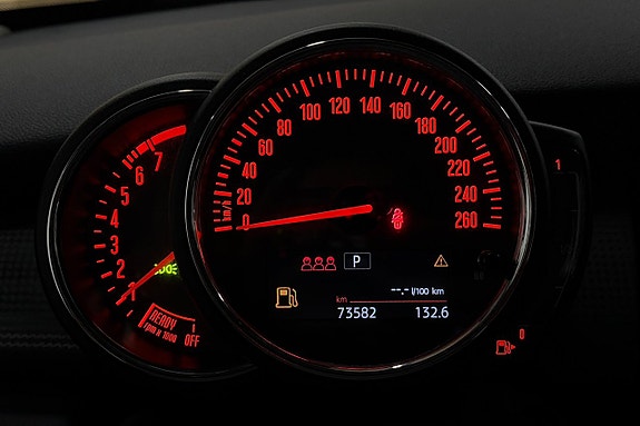 MINI Cooper 19 of 23
