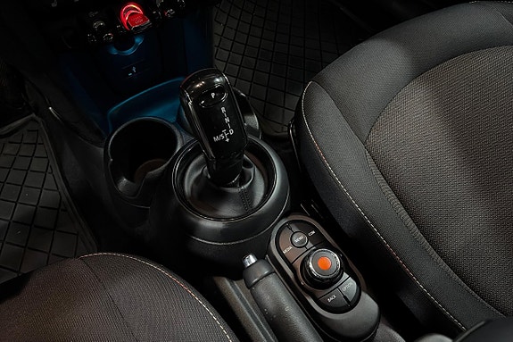 MINI Cooper 20 of 23