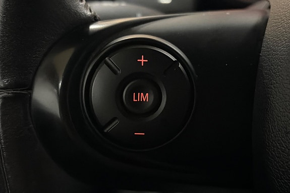MINI Cooper 21 of 23