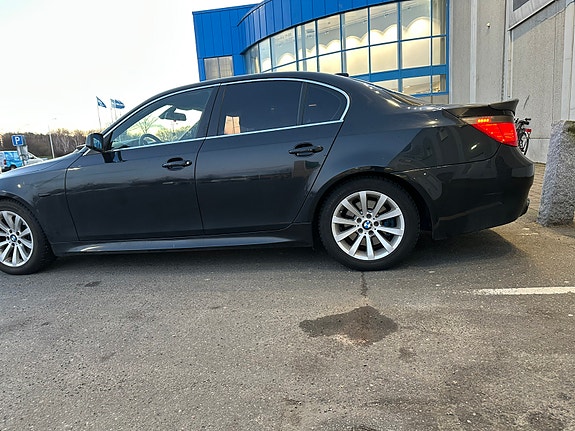 BMW 525d 2 of 8
