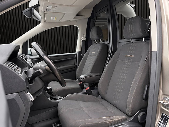 Volkswagen Caddy Alltrack 14 of 19