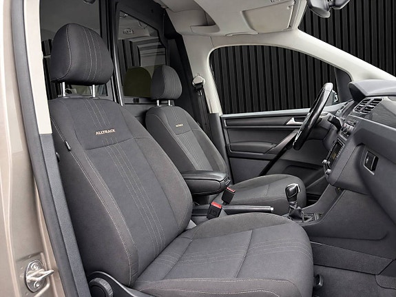 Volkswagen Caddy Alltrack 15 of 19