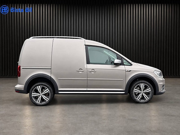 Volkswagen Caddy Alltrack 6 of 19