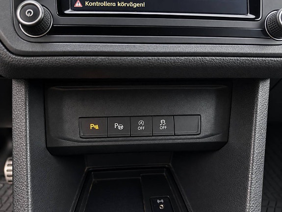 Volkswagen Caddy Alltrack 17 of 19