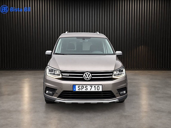 Volkswagen Caddy Alltrack 8 of 19