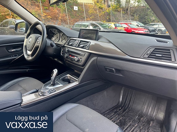 BMW 320d 25 of 30