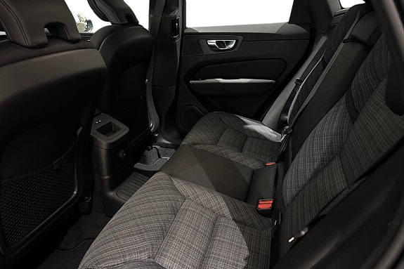 Volvo XC60 13 of 19