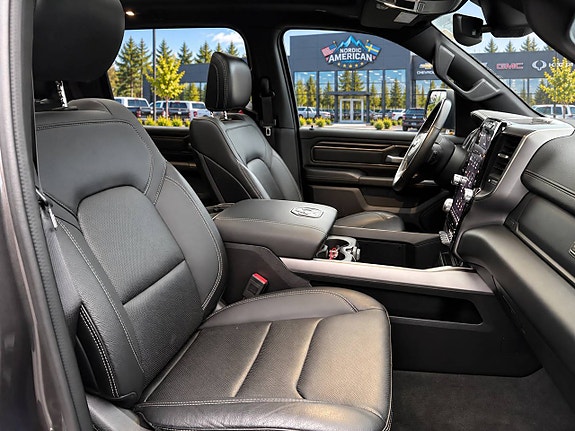 Dodge RAM 1500 11 of 25