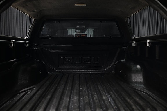 Isuzu D-max 8 of 30
