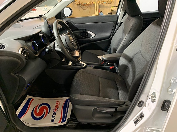 Toyota Yaris Cross 9 of 27