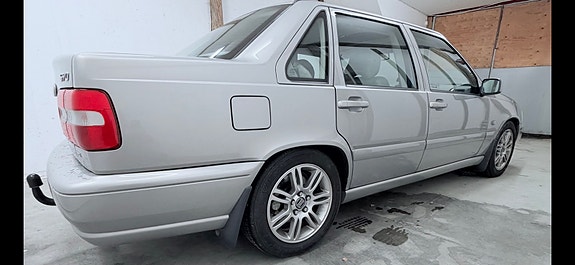 Volvo S70 2 of 9