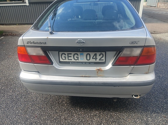 Nissan Primera 8 of 9