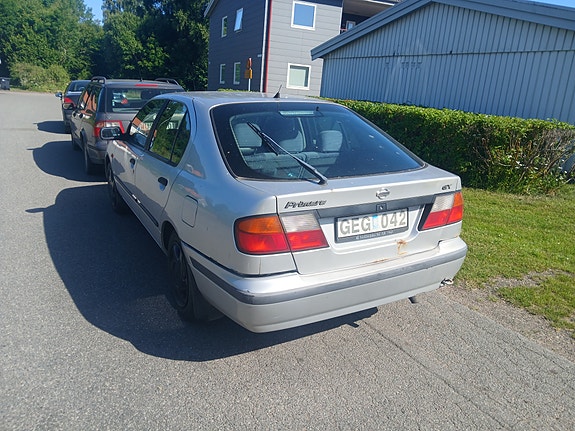 Nissan Primera 2 of 9