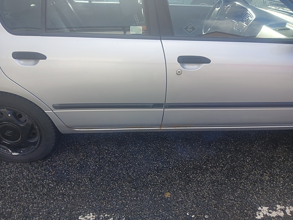 Nissan Primera 9 of 9