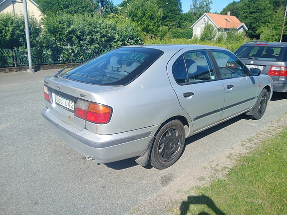 Nissan Primera 4 of 9