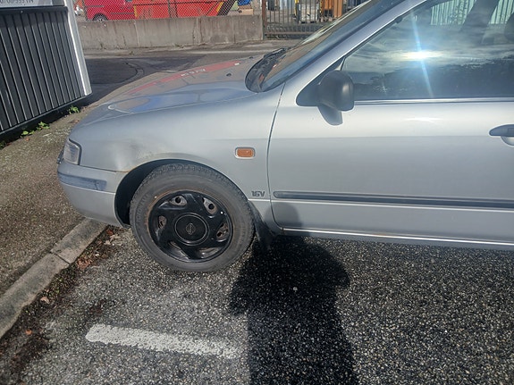 Nissan Primera 6 of 9