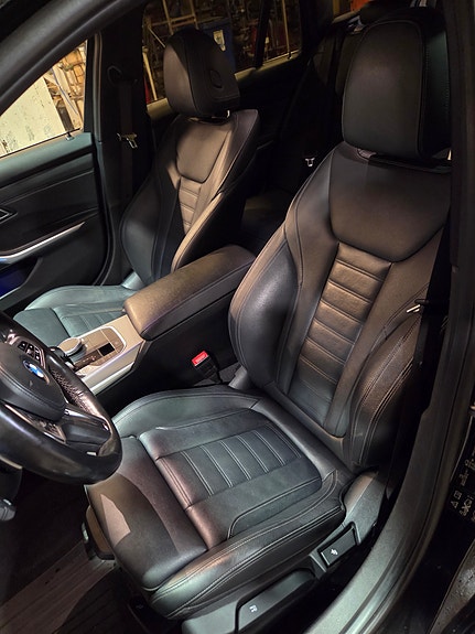 BMW 320d 12 of 15