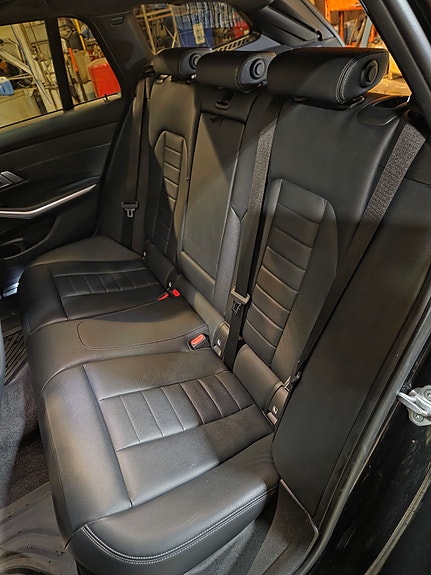 BMW 320d 13 of 15