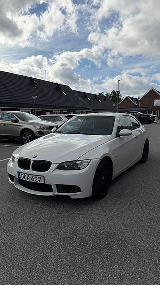 BMW 325i 2 of 7