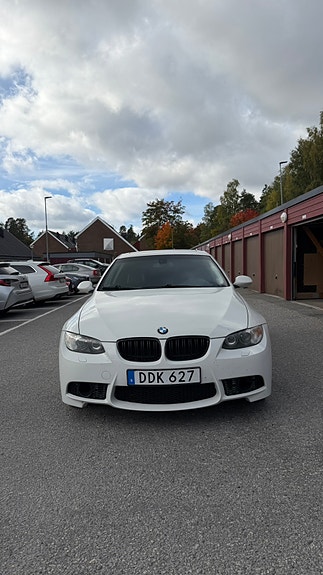 BMW 325i 3 of 7