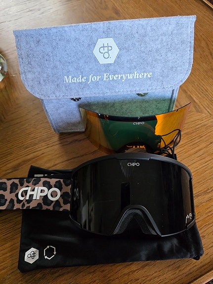 Product image 1 of 2