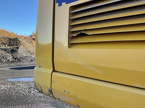 Komatsu HB365LC-3E0 16 of 24