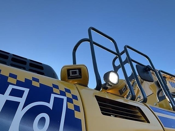 Komatsu HB365LC-3E0 15 of 24