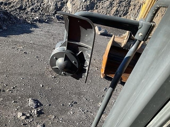 Komatsu HB365LC-3E0 19 of 24