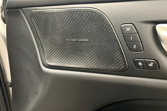 Volvo V60 26 of 30