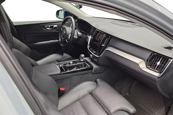 Volvo V60 11 of 24