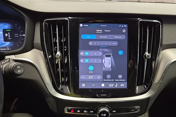 Volvo V60 13 of 24
