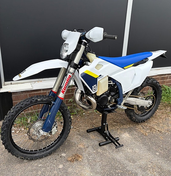 Husqvarna TE 300 2025 2 of 6