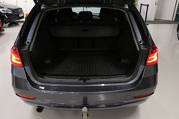 BMW 320d 9 of 21
