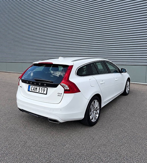 Volvo V60 3 of 16