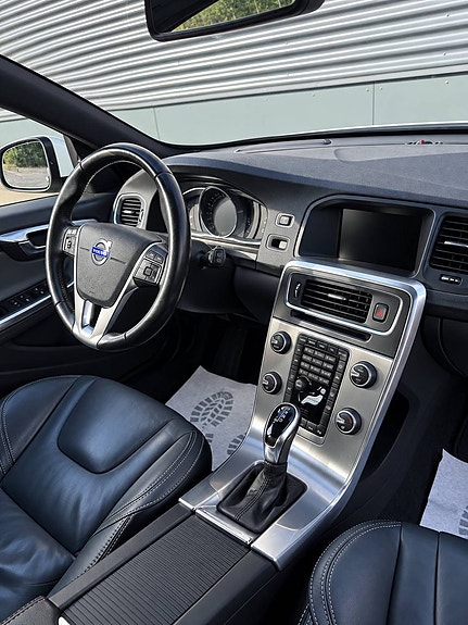 Volvo V60 13 of 16