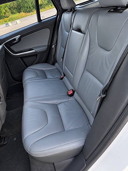 Volvo V60 9 of 16