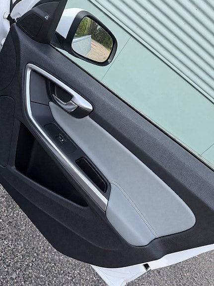 Volvo V60 15 of 16